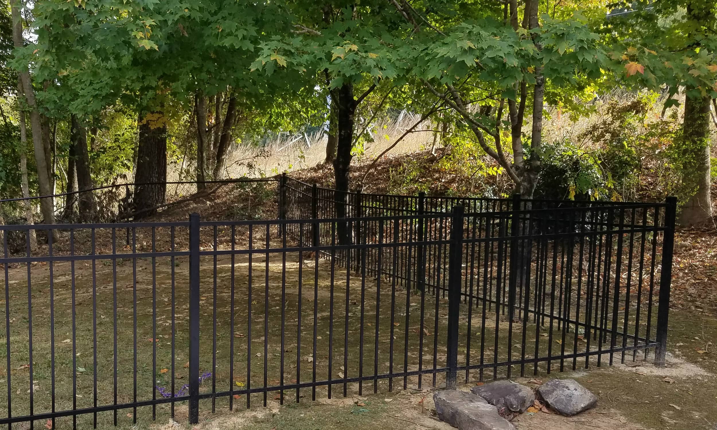 4 Ft height Flat Top Aluminum Fence with 3 rails.jpg